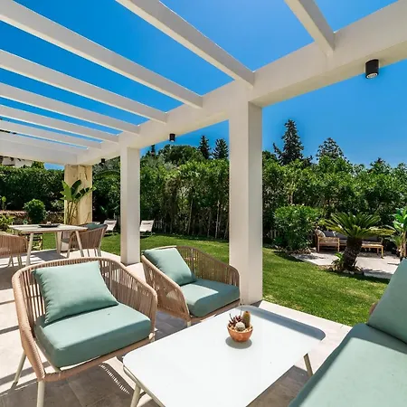 Brand New. Modern. Charming 3 Bdrms Bonita. Sea Views Villa Estepona