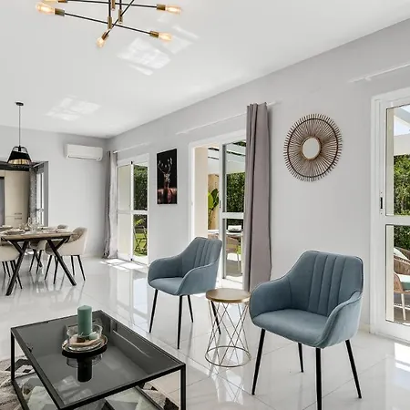 Villa Brand New. Modern. Charming 3 Bdrms Bonita. Sea Views