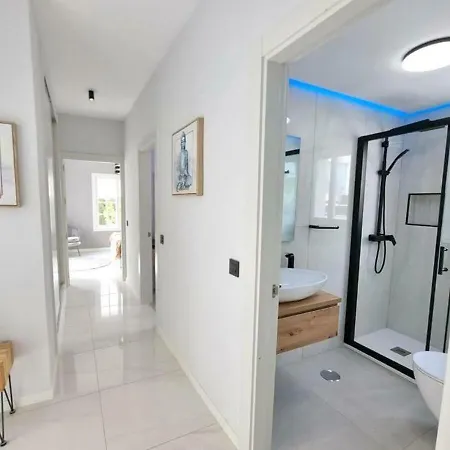 Brand New. Modern. Charming 3 Bdrms Bonita. Sea Views