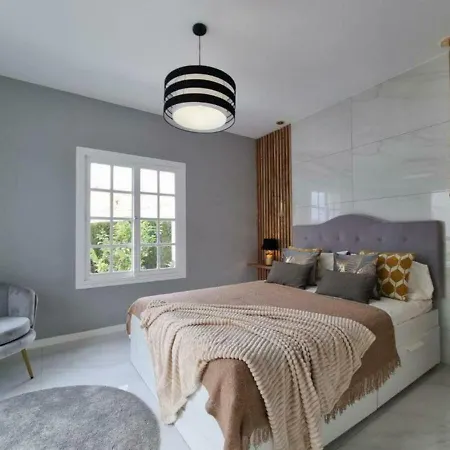 Brand New. Modern. Charming 3 Bdrms Bonita. Sea Views